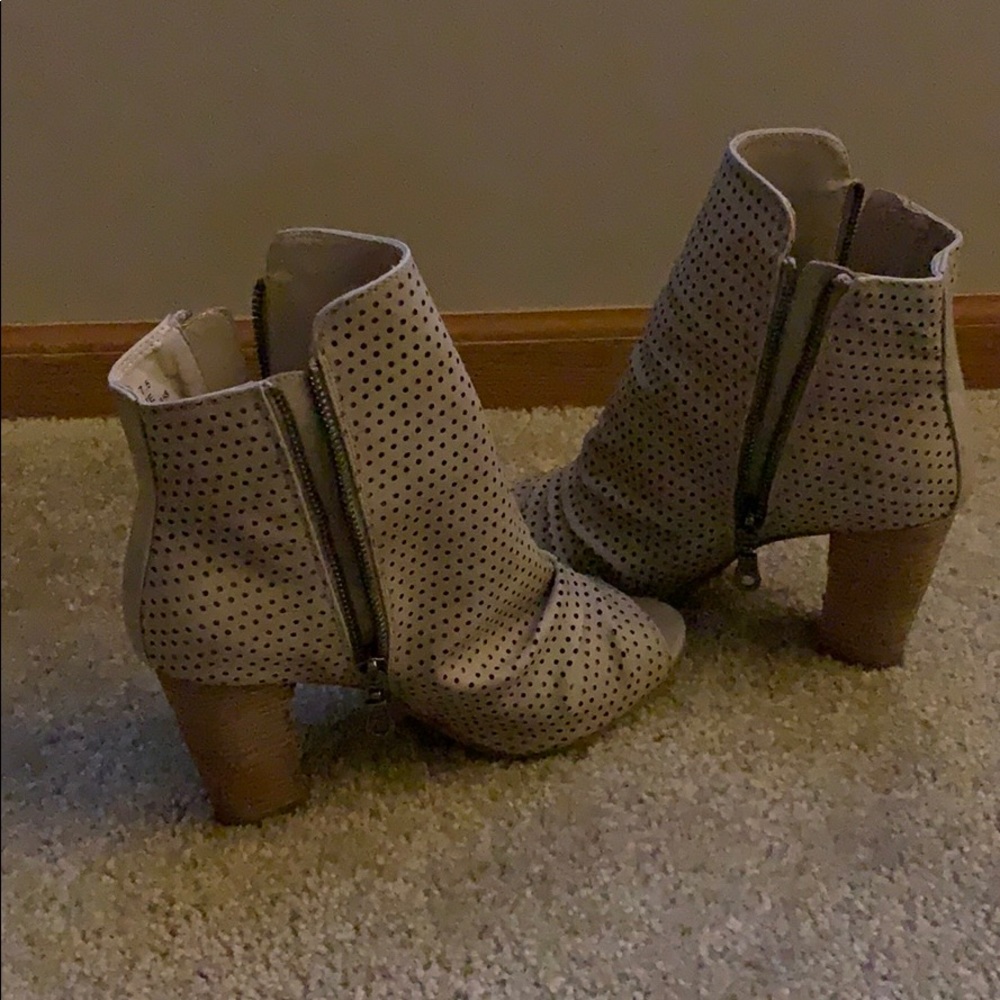 Report Women’s Heels
